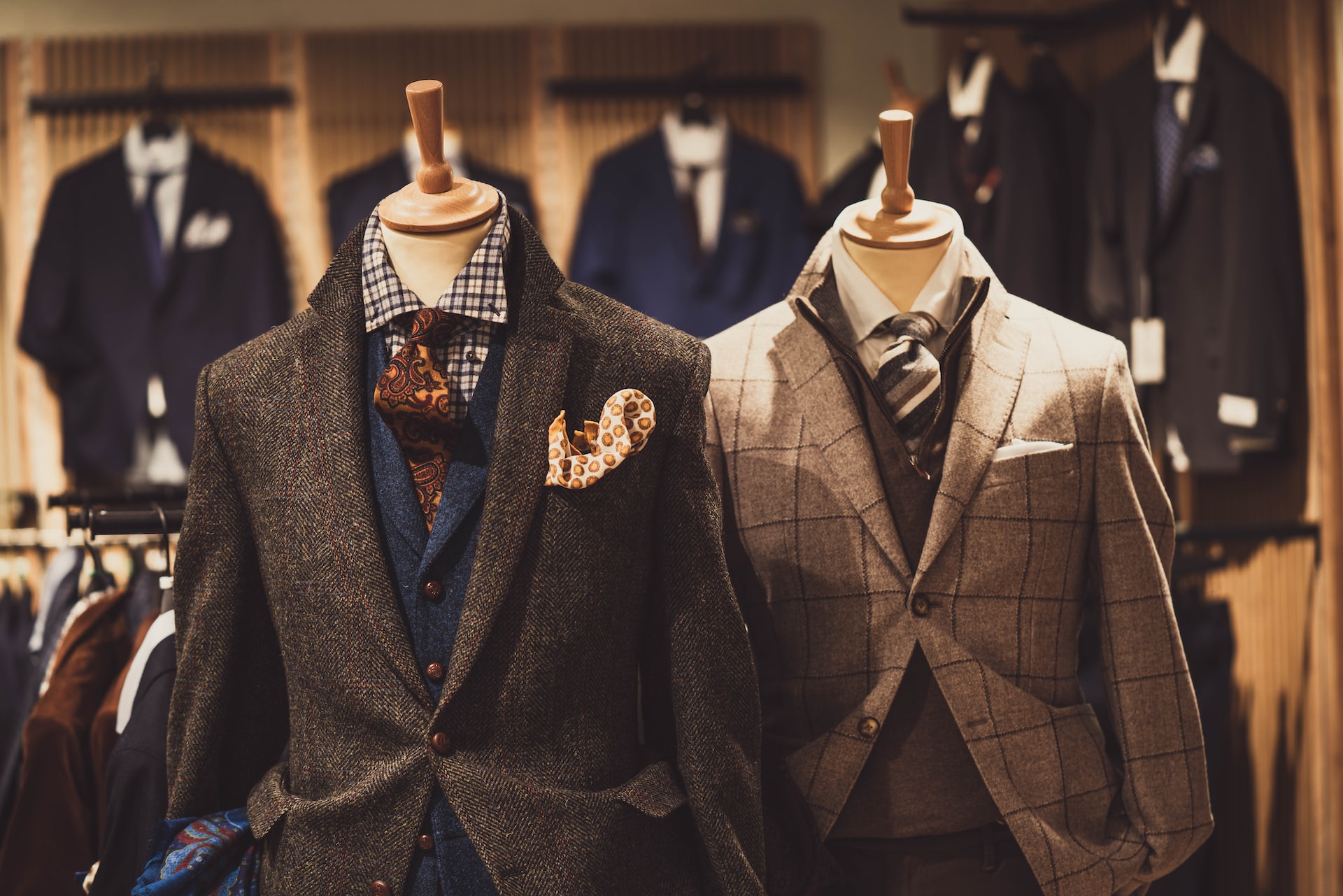 Skræddersyede jakkesæt kan sælges online med rette marketing